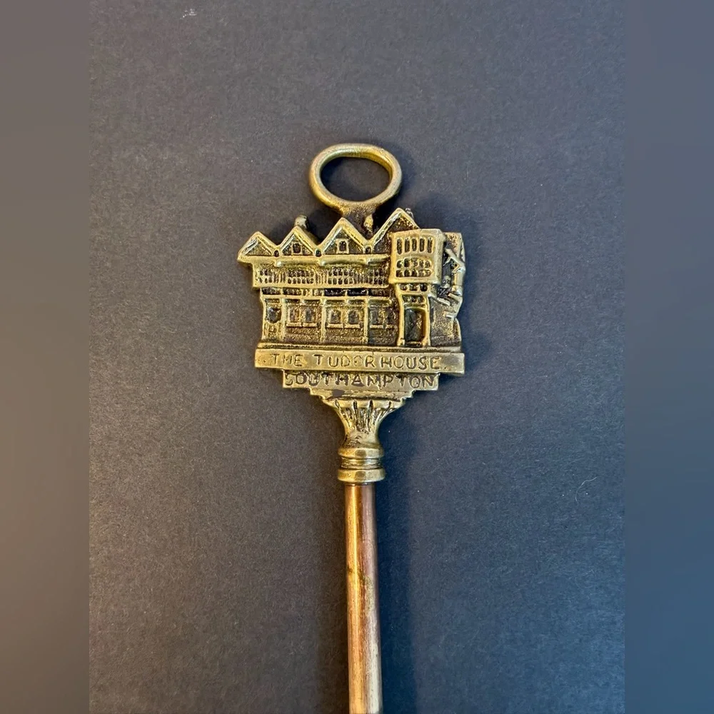 ANTIQ English Brass Long Handled Toasting Fork 17” “The Tudor House” S. Hampton